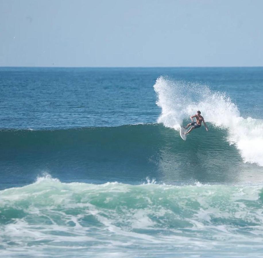 ホテル Laola Surf Camp El Sunzal ラ・リベルタード エクステリア 写真
